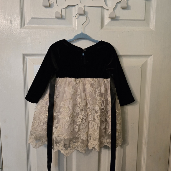 Rare Editions Black Velvet and Cream Lace Dress Size 12M - Picture 2 of 3
